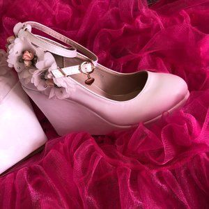Chrystal Queen white wedge floral shoes